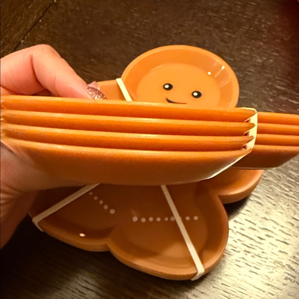 Gingerbread Man Small Plates - Picture 2 of 2